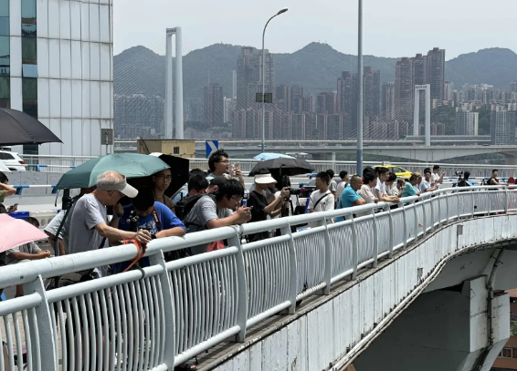 5月25日下午1点左右开始清场啦！重庆火车站即将爆破拆除，倒计时3个小时左右啦！