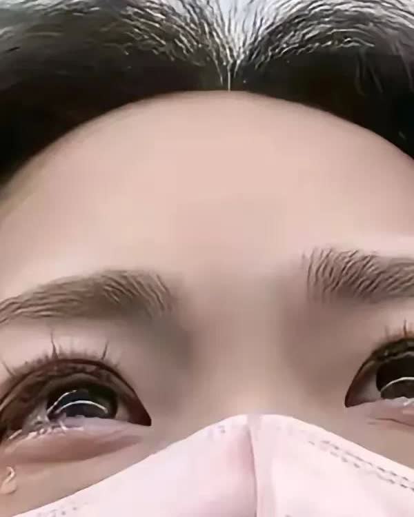 崩溃了！昨天第四次科二又挂了，侧方停车直接骑上马路牙子。教练蹲在路边抽烟，烟头按