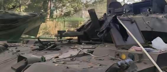 中式坦克首次战损！泰国军队这是玩命造啊在泰国和柬埔寨的战斗过程中，首次出现了中