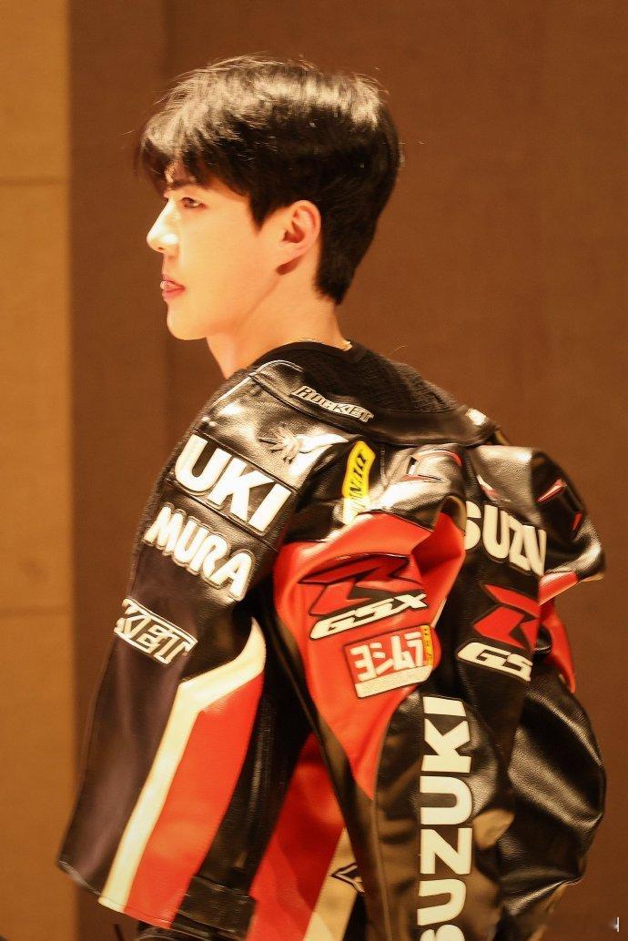 EXO吴世勋签售饭拍我的韩娱初恋好像帅回来了一些些