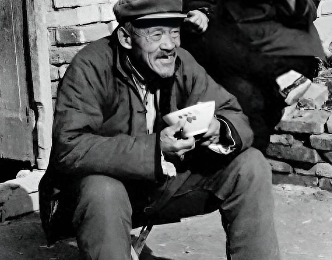 1947年，地主郭良知悄悄放走了地下党员，敌人发现后气急败坏，想抓郭良知去顶罪，