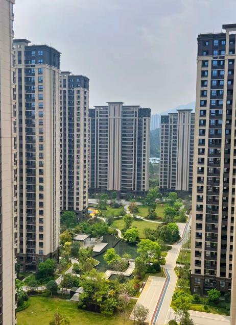 朋友，最近是不是也蠢蠢欲动想买房？首付比例降了，利率也低了，感觉现在不上车以后就