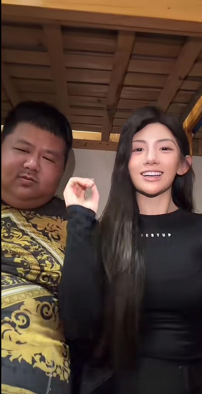 河北大胃王，沧州李占良，出意外了。最近他在训练营，和坐拥200多万粉丝的网红美女
