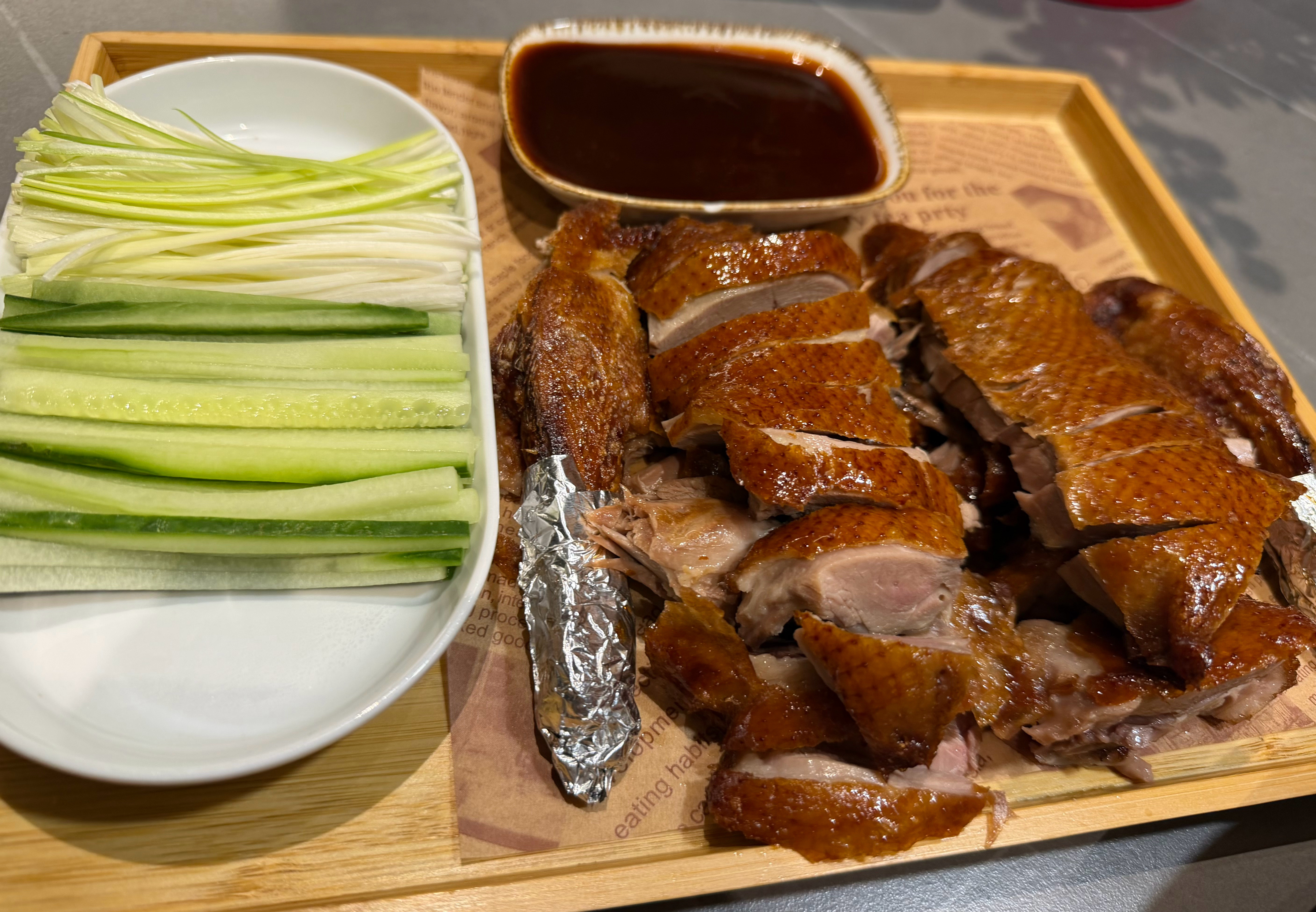 昨天晚上朋友请吃川菜，吃了几天的白人饭，再吃川菜，真香！[墨镜]​​​