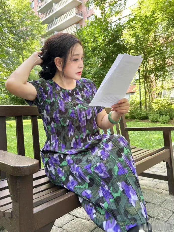 谁把我的退休生活发出来了一切都不算太迟，刘晓庆老师也一直激励着我们[心