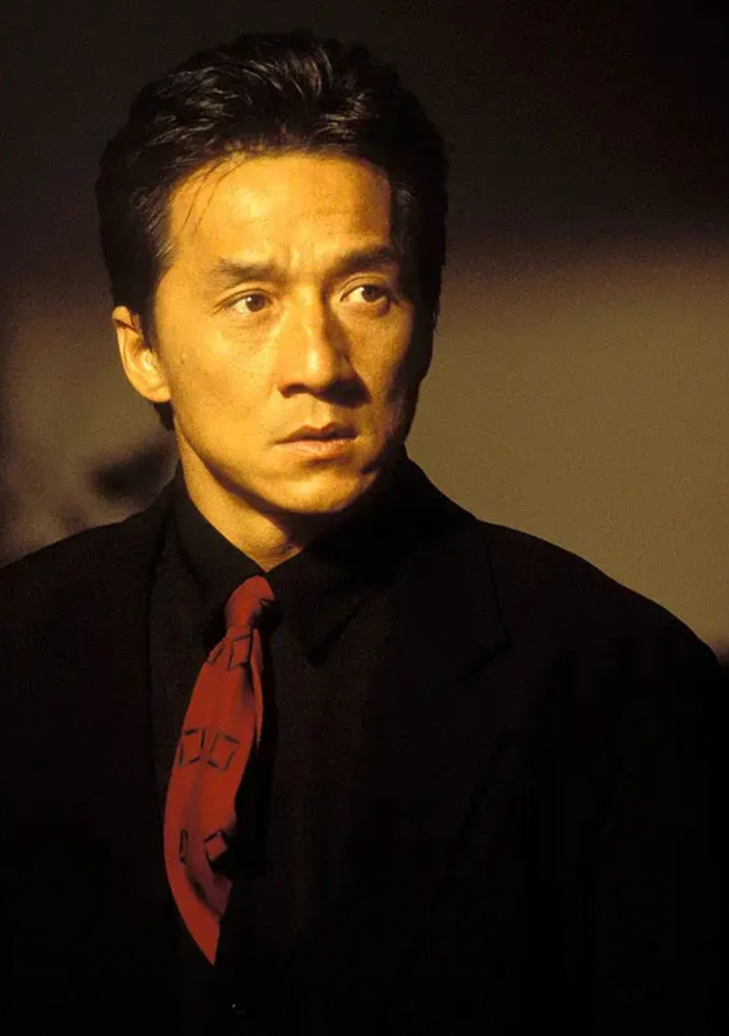 成龙最近说到他在好莱坞的代表作，“尖峰时刻”系列。他说，第一部，预算上没有钱