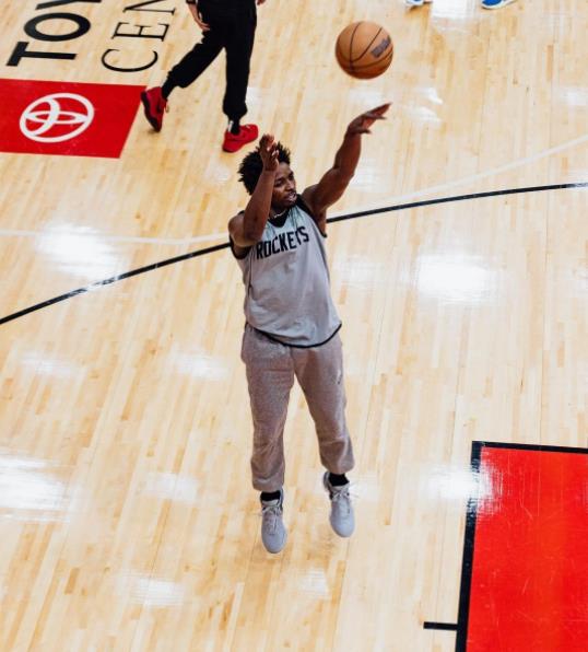 泰特这位火箭队的全能前锋重新登场，是不是意味着有机会重新回到轮换阵容当中被火箭队