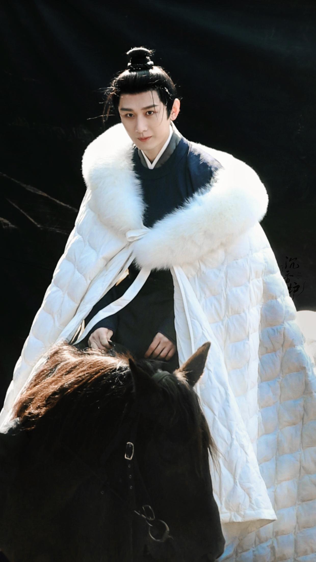 成毅新剧两京十五日杀青快乐呀！细节见人品，他是真的好好呀！成毅片场被冻到