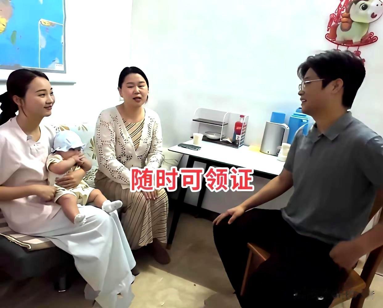 男子与一离异带不到一岁女娃的女人相亲，女子开口彩礼12.8万，大家认为值得吗？