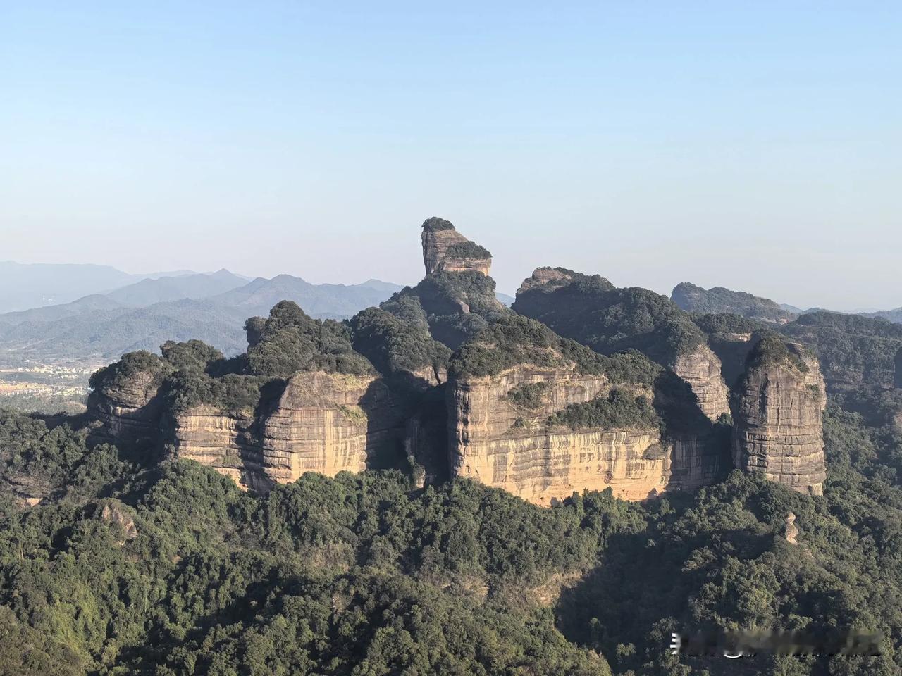 25年广东自驾16.D6-2-1.丹霞山长老峰长老峰的景观比阳元山更丰富，游