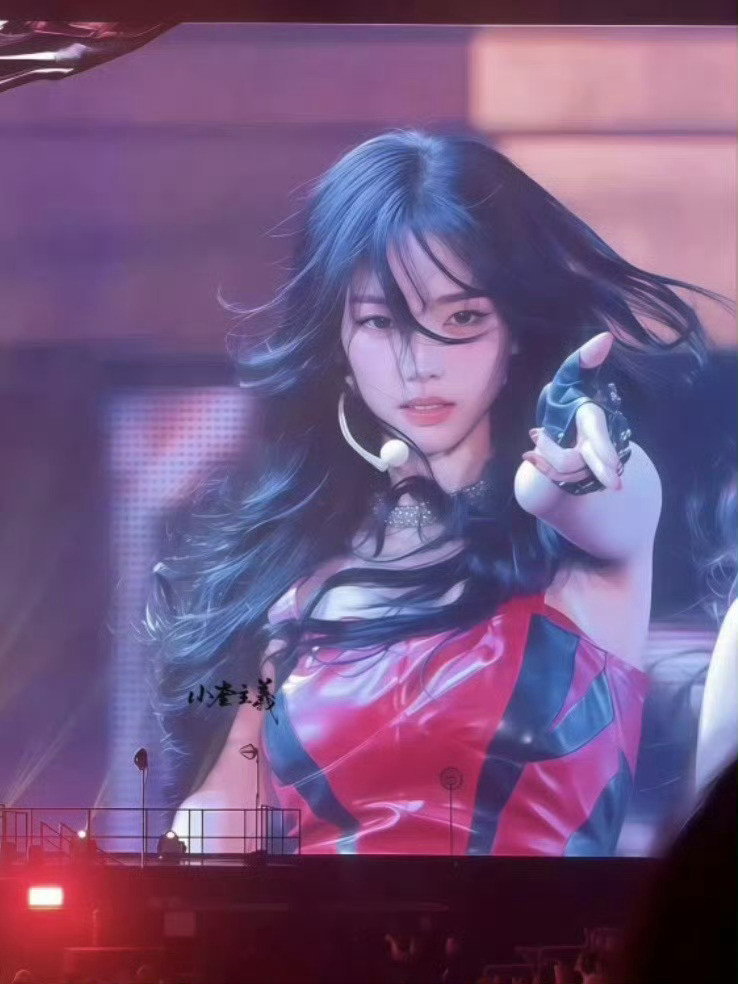 aespa大事很妙区区推特十万赞此蛇胳膊一抬就拿下😋