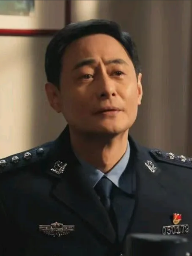 继续追剧《以法之名》随着姜红军的被抓，他对所有的一切犯罪行为供认不讳。拔出