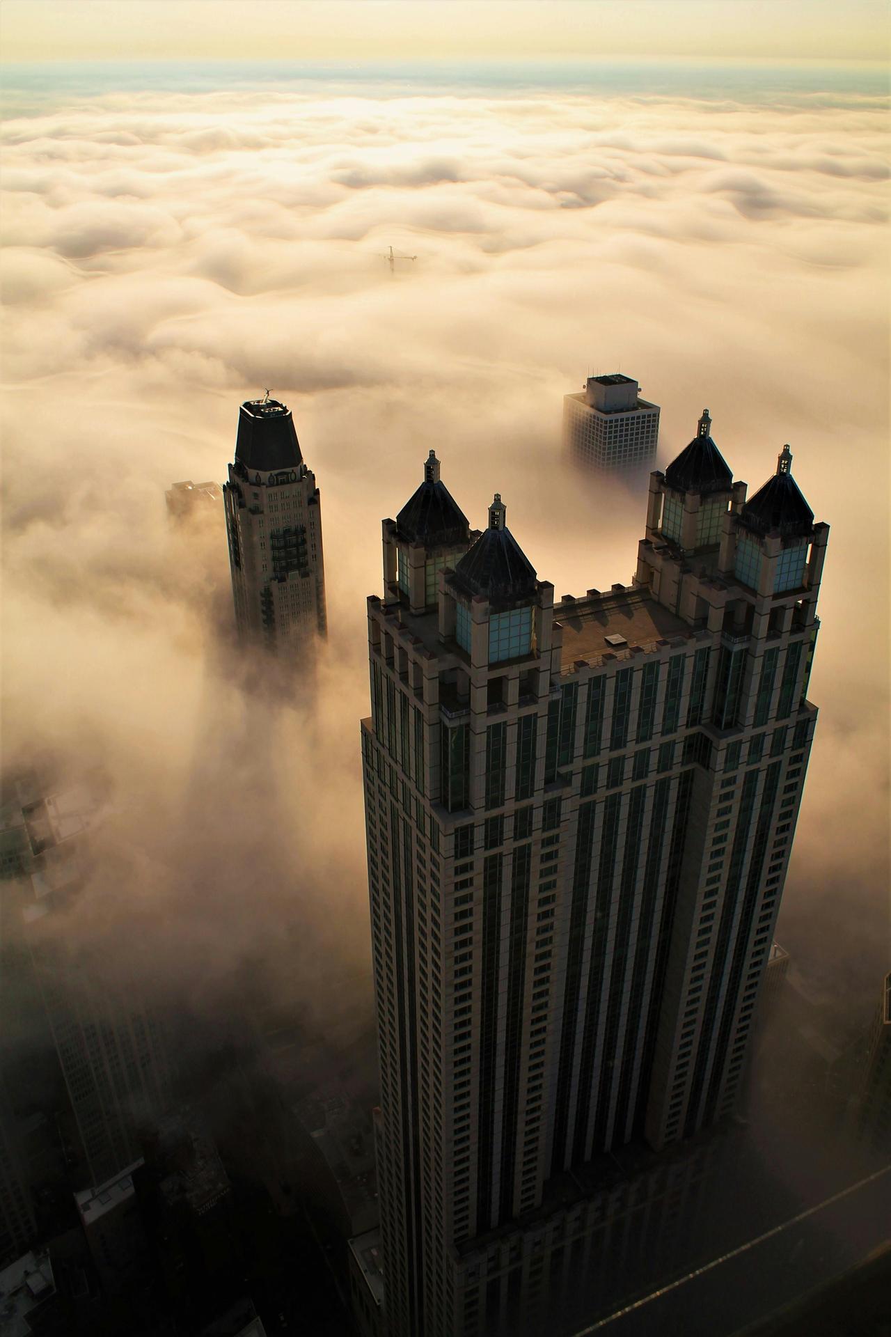 奇奇怪怪的冷知识1、一天的时间，大脑会产生近70000个想法。2、地铁的空气