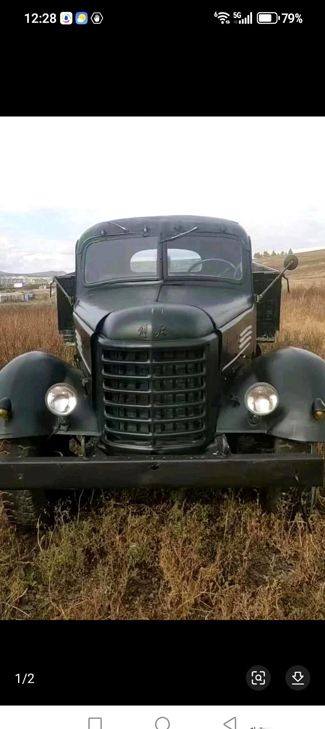 部队里有个兵，亲哥是军务科长。靠着这层关系，他去汽教队转了一圈，回来就进了营里