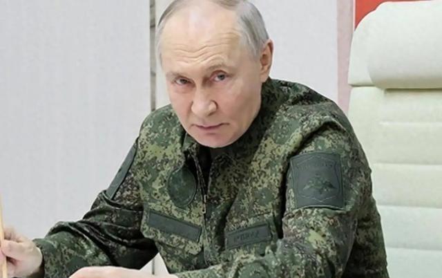 为什么俄罗斯不敢使用核武器投入战斗，举个例子广岛挨炸的时候，天皇害怕，开御前会议