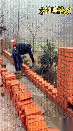 我靠，第一眼还以为师傅喝多了，砖都砌歪了。心说这不得返工啊？工钱还要不要了？
