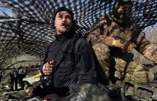 乌军已经走投无路，军官告诫士兵：如果有选择的话，就赶紧投降。最近俄罗斯那边放出来