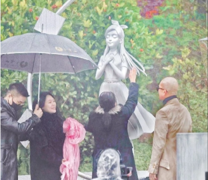 九个行星环绕，面朝208度，藏着结婚纪念日…具俊晔把所有的爱和思念，都变成了密码