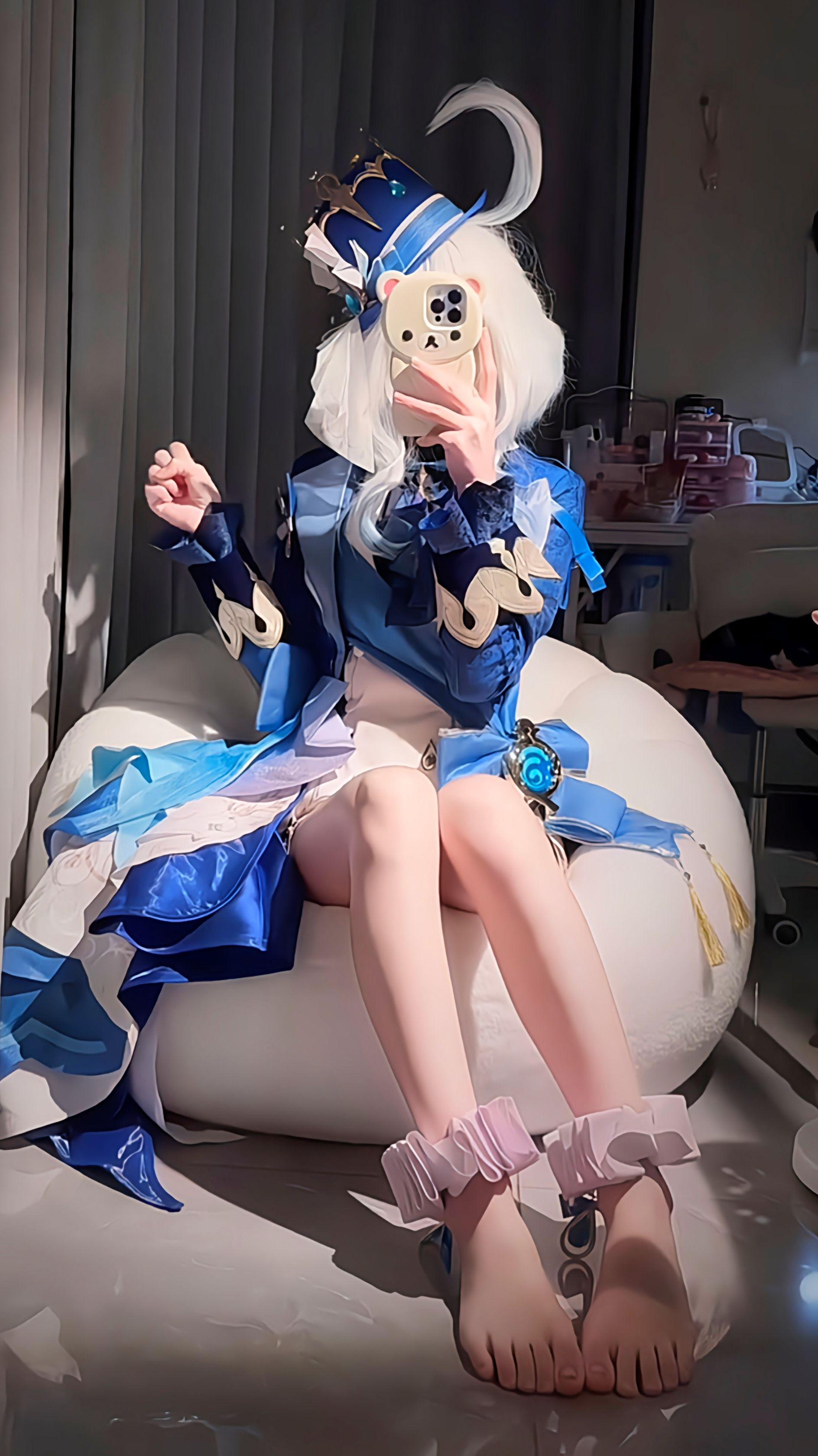 二选一哦。芙宁娜cos