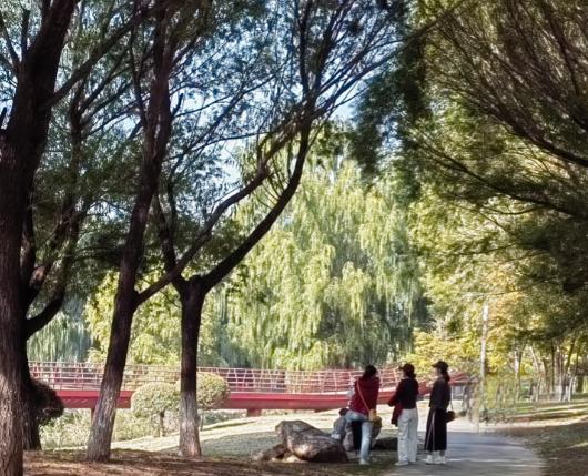真见识了有钱人物欲低到了什么程度！我同学说漏了嘴，说家里存款有四、五百万，他