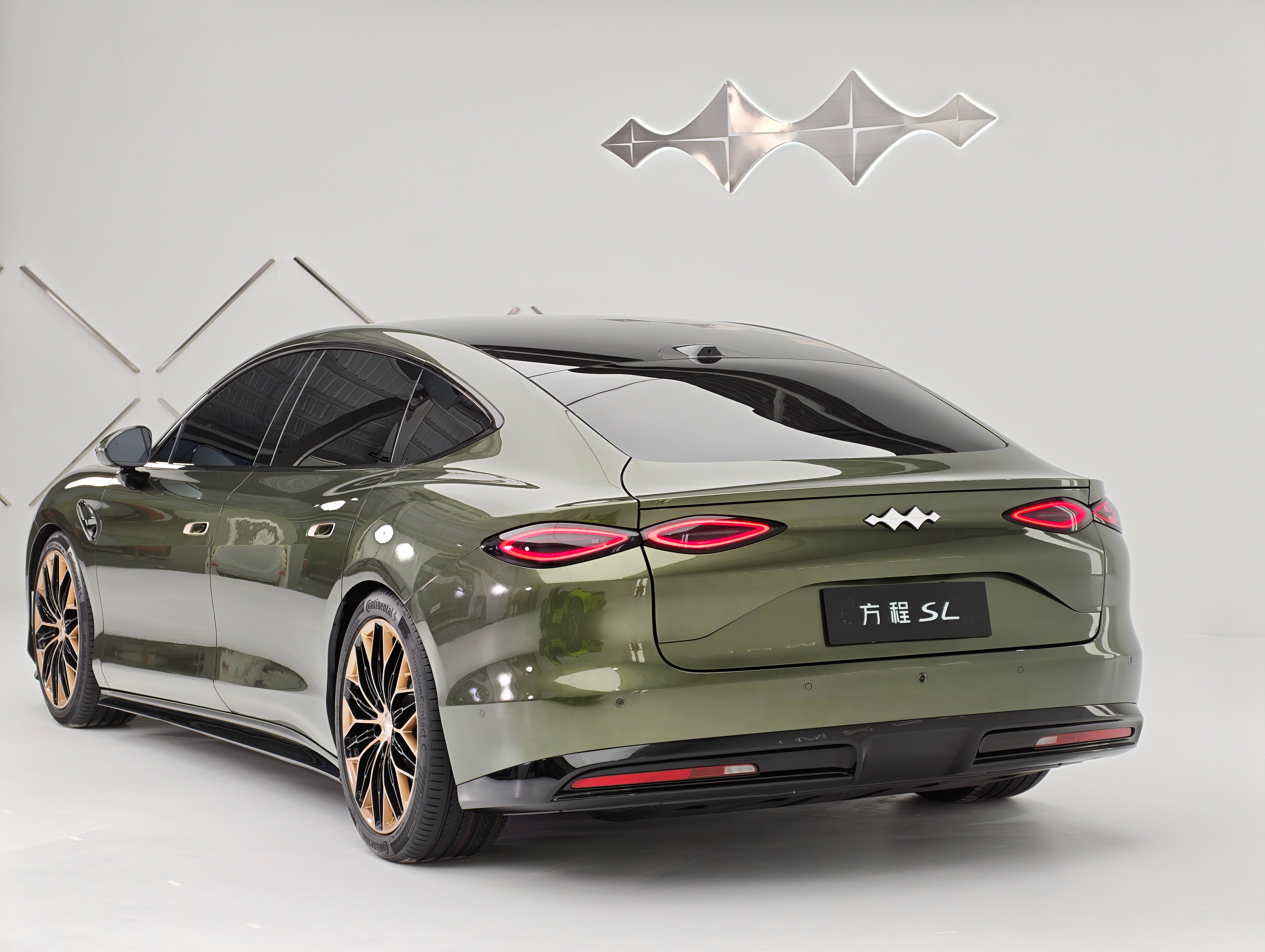 全网都没有正确答案，它不叫方程9，也不叫镁9，它叫方程S系列，它们一口气推出了3