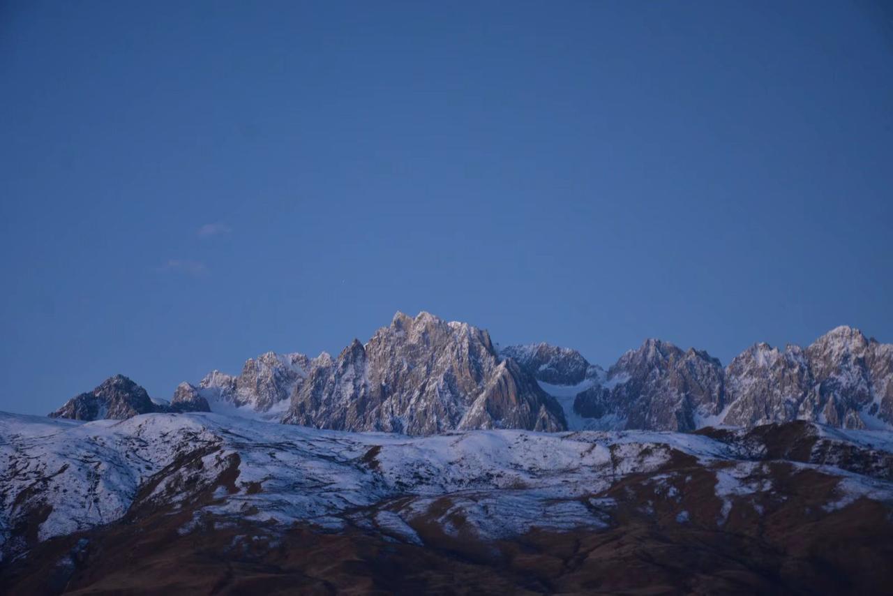 我评论了@艺川西温泉民宿的作品：是这里，风景漂亮大自然美景美丽的大自然风光