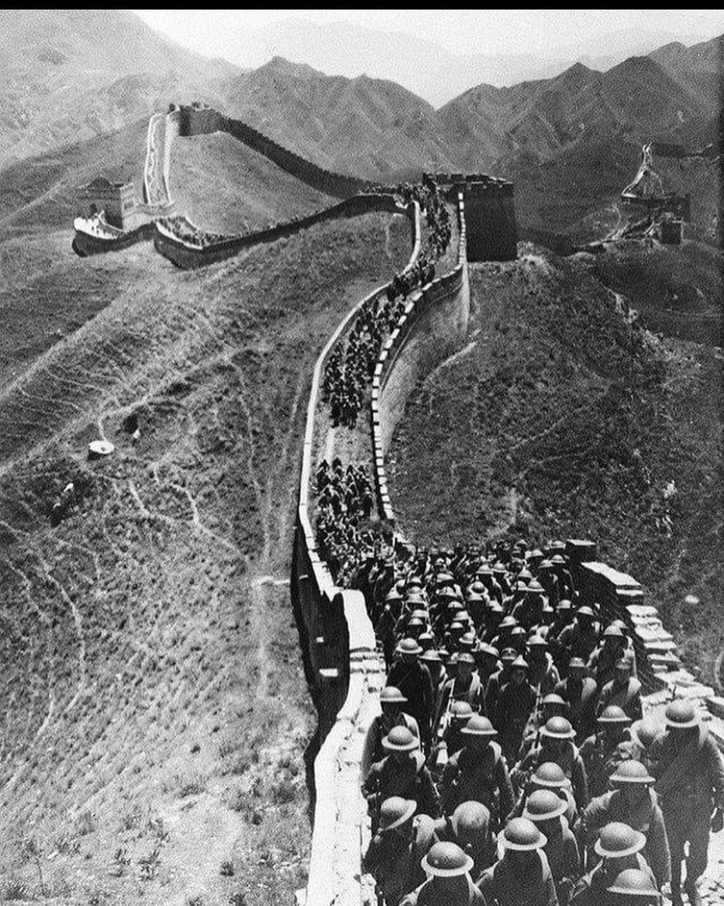 历史知识1937年，中国士兵沿长城行进，到达日本占领的北京西北部。​​​