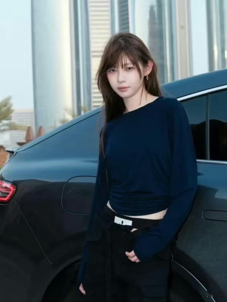 痞幼上恋综，乍一看还以为是老头乐，结果居然是阿斯顿·马丁