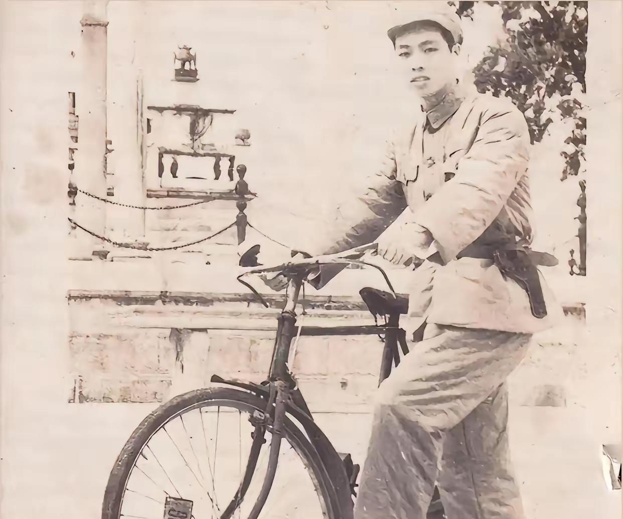 1957年，一名潜伏八年的军统特务，在江西当地混得风生水起，还获评劳动模范。谁也