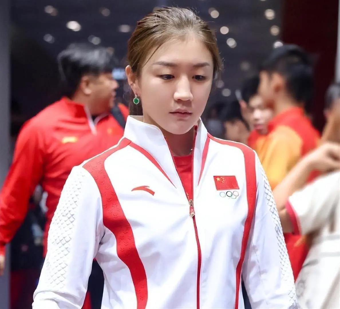 回头一看：悄无声息的陈梦，其实才是真的“狠人”1、转身足够的果决陈梦走的悄