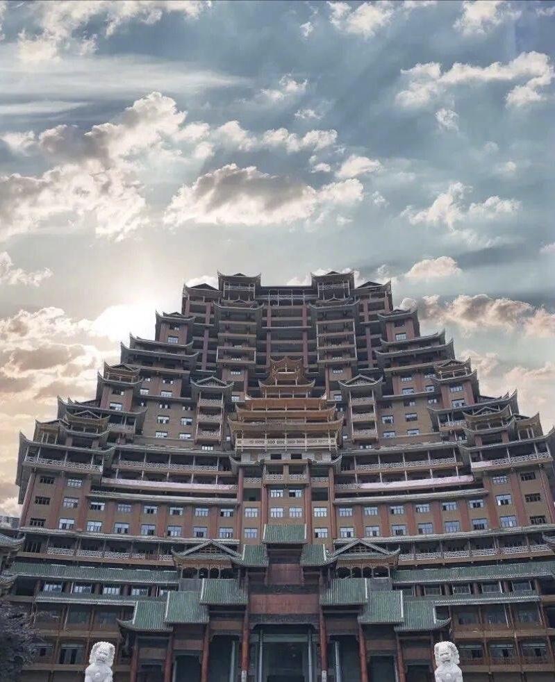 【琅河财经】很多国内的地产公司，结构就是内保外贷，秘诀就是外贷，高息的美元债务，