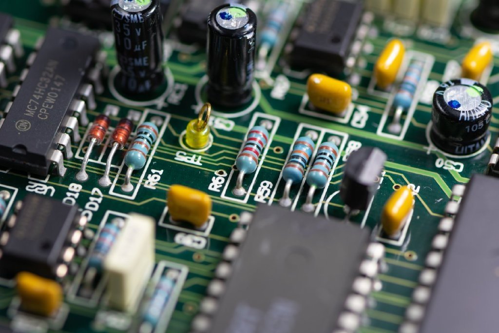 PCB+CPO赛道个股PCB与CPO同属算力硬件核心赛道，二者业务高度绑定，不少企业同时布局两大方向
