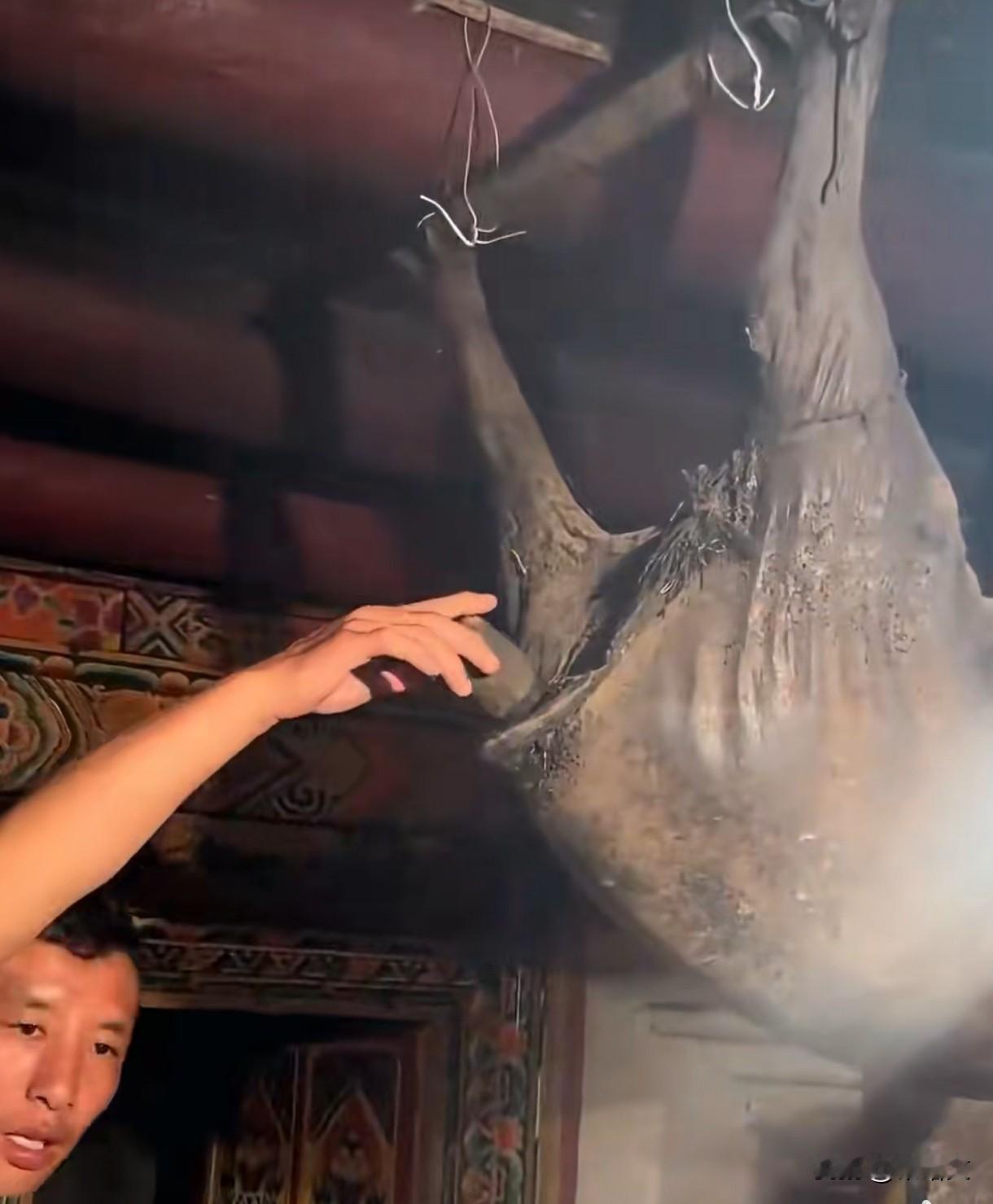 今天看了个视频绝了！看完才知道，为啥云贵川没僵尸——就这吃的，僵尸来了都得被当成