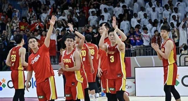 中国男篮决战黎巴嫩，首发五人大调整，郭士强派最强阵容太厉害不久前，郭士强正式公