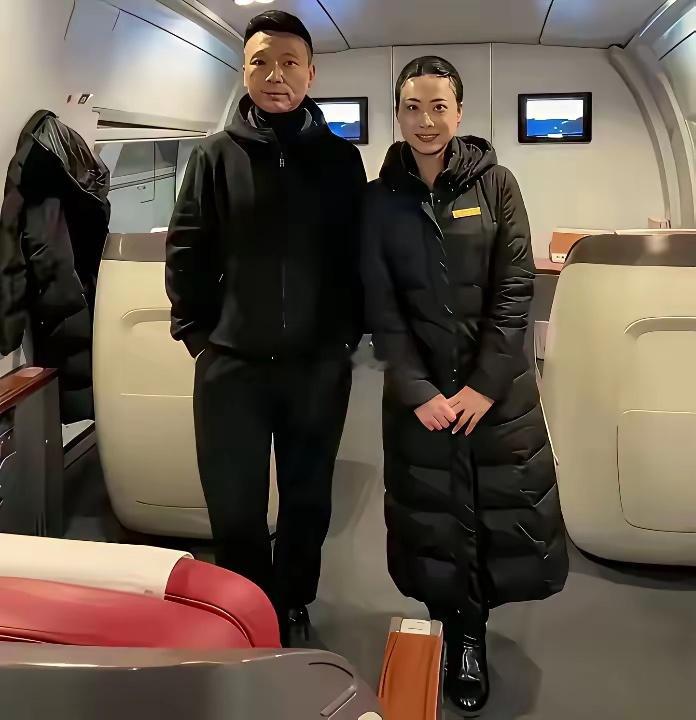 这男的肯定是体制内的人物吧！