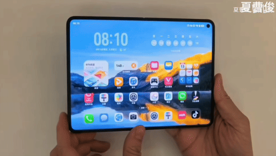 iPhoneDuo这次最大亮点之一的「内外屏翻折动画」这么快被破解了？在华为PuraXMax大阔折上