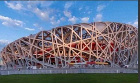 鸟巢“账本“曝光：占北京黄金位置，斥35亿建成的“鸟巢”，自从建成后，每年光维护