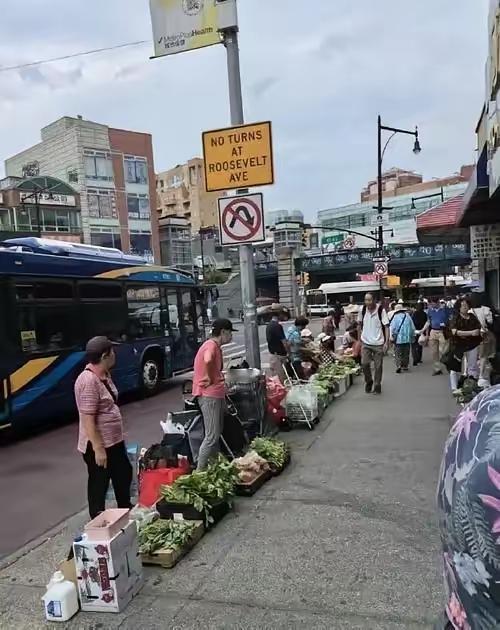 美国中产被“斩杀线”逼疯还怪中国网友？别笑，华人高端移民的三代魔咒才真叫扎心！