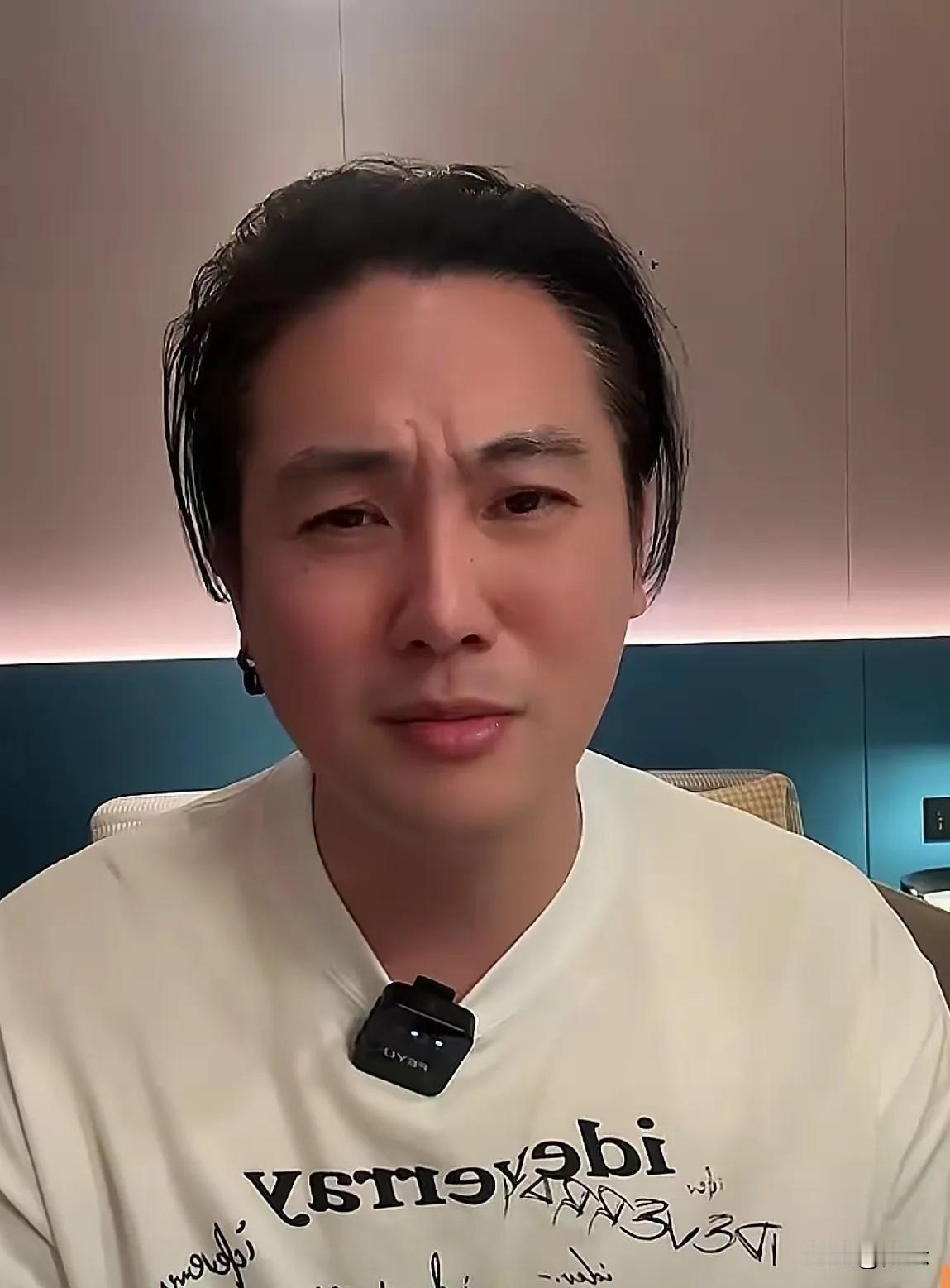 湾湾博主说:一家子演员而已，老的小的都在演。小的金钟奖现场提大的，夸姐夫，哽咽