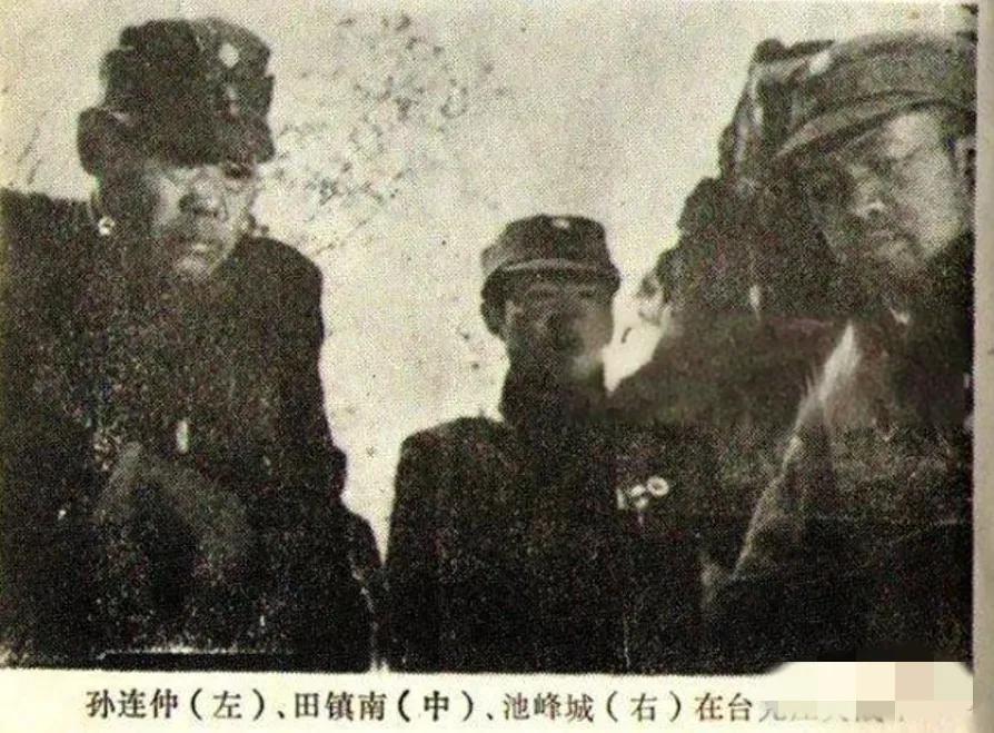 1938年，一个师长打光了8000人准备逃跑，上级一通电话让他回去死守，这一仗打