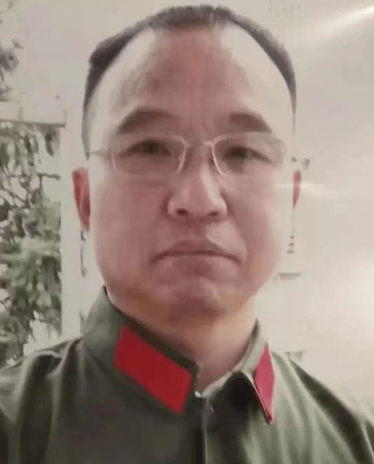1984年，李陶雄中弹后抢救无效，壮烈牺牲，谁知遗体送往后方安葬时，莫名从车上滑