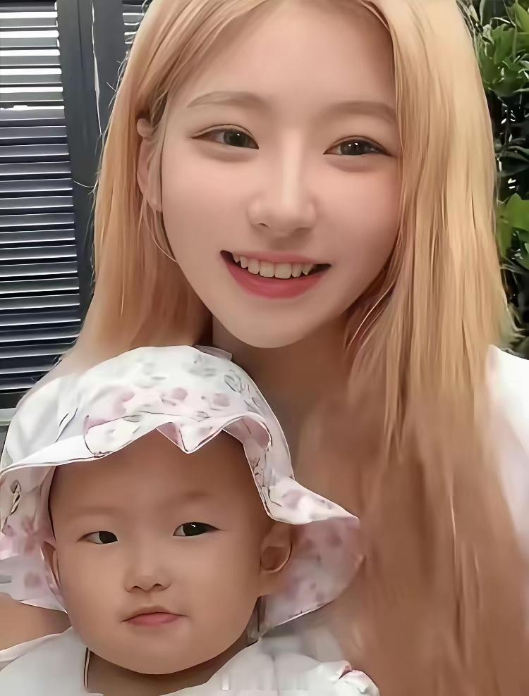 难怪王思聪都治不了黄一鸣。前男友爆料她长期出轨行为。本来以为她会扛不住这波舆论，