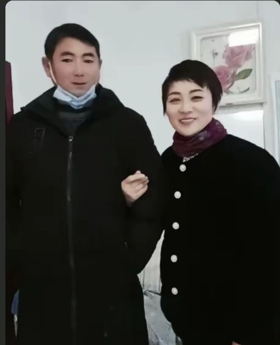 幸福的两口子<!--{img:1}...