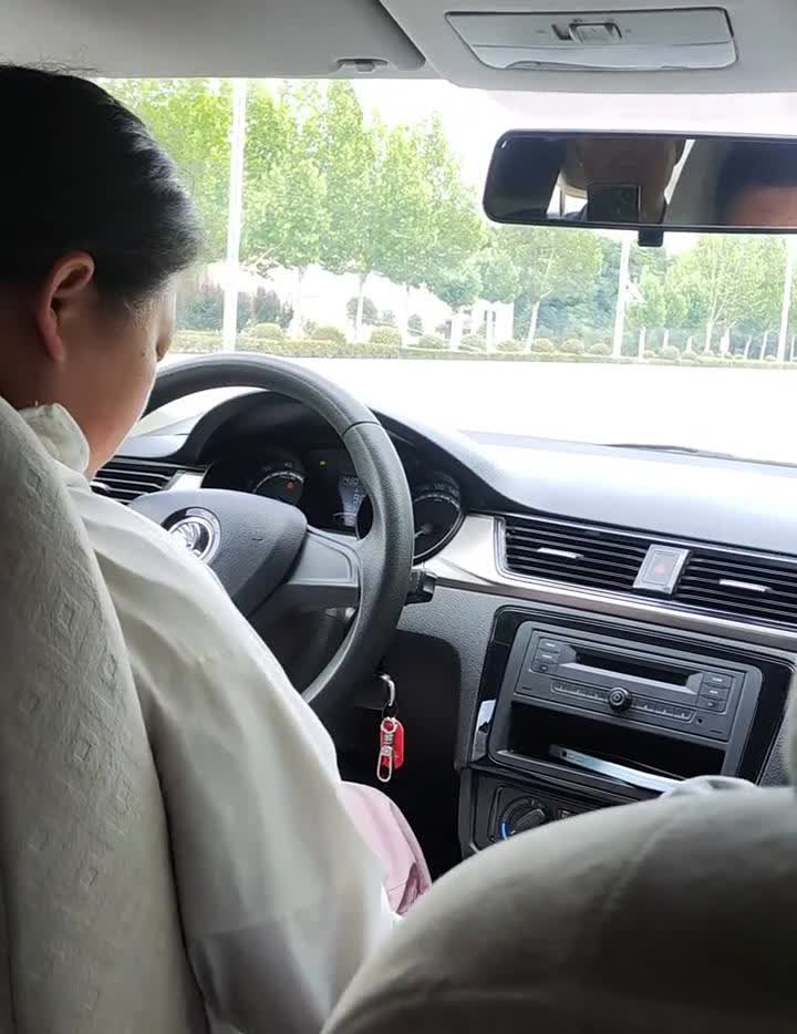 科目三起步超时扣10分自己考场。·打完以后调座椅，系安全带。·接好以后看