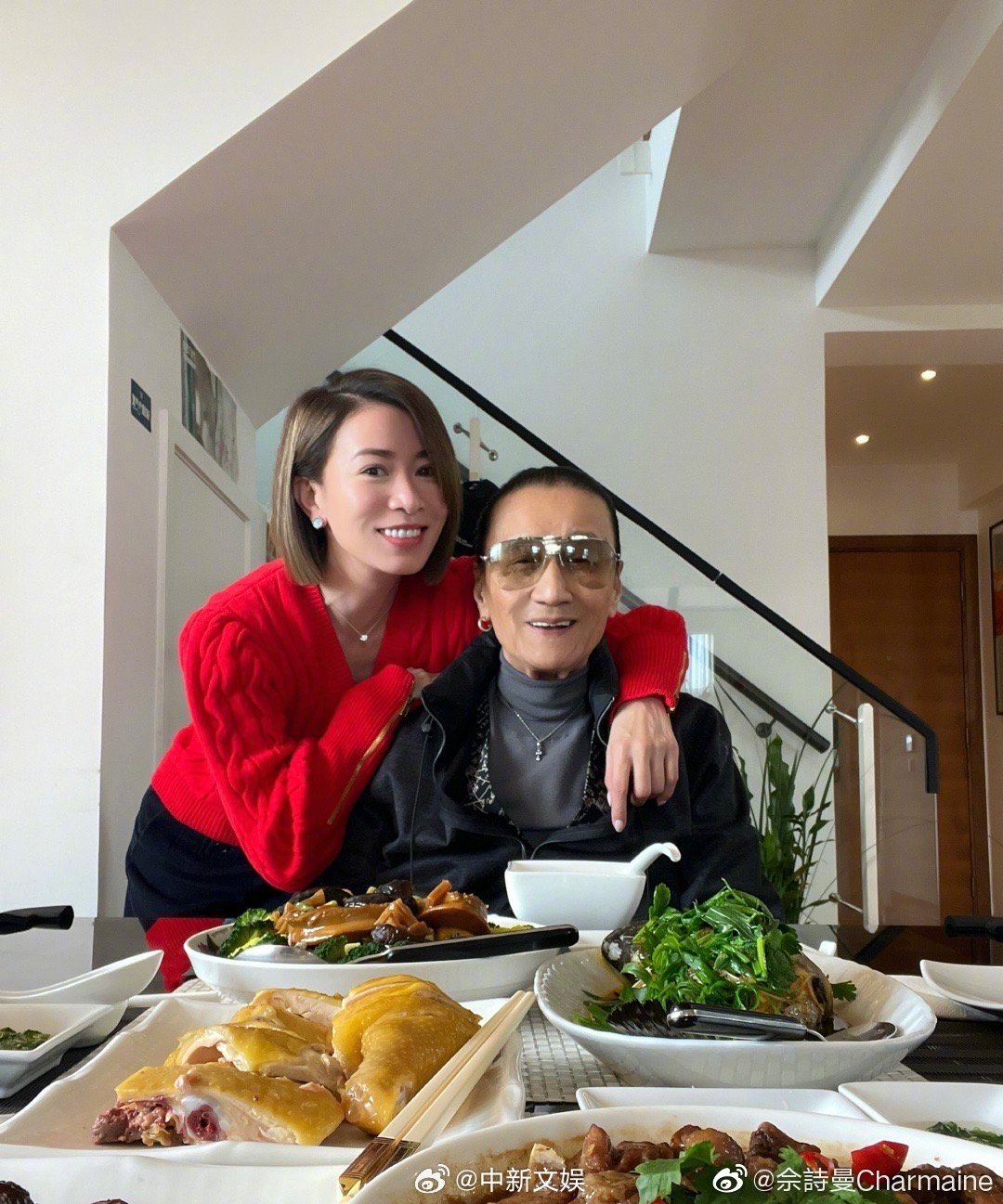 【佘诗曼发文缅怀谢贤】佘诗曼说谢贤名副其实的暖男近日，香港影坛巨星谢贤去世，享
