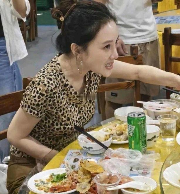 三亚饭店偶遇李小璐。