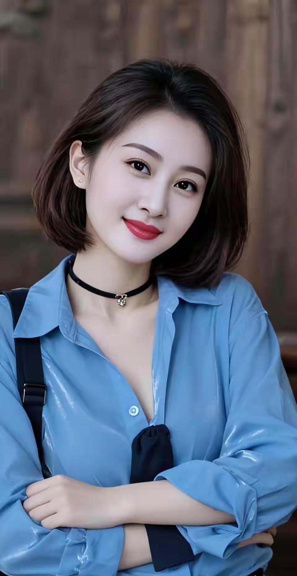 兰衫短发精神