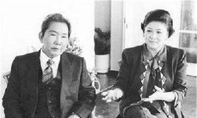 他贪100多亿，美国答应让他避难，结果刚下飞机300箱行李就被扣留权力的游戏往