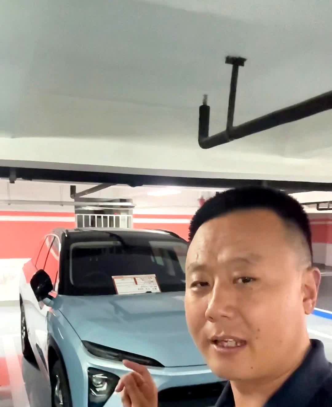 现在是狗都不要，我要。这两台都是买断电池的，蔚来才卖多少钱？兄弟