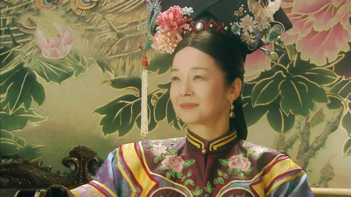 1900年，慈禧狼狈逃窜至山西首富乔家，临行时，慈禧让乔家借她10万两，乔